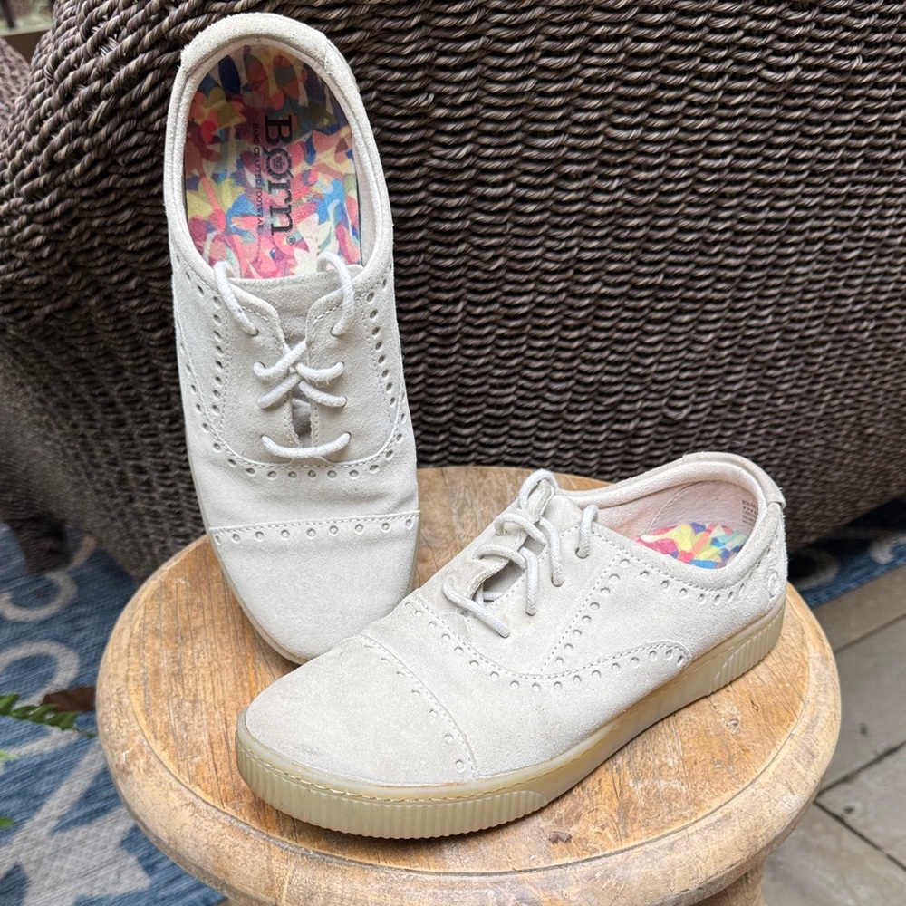 Born Sneakers